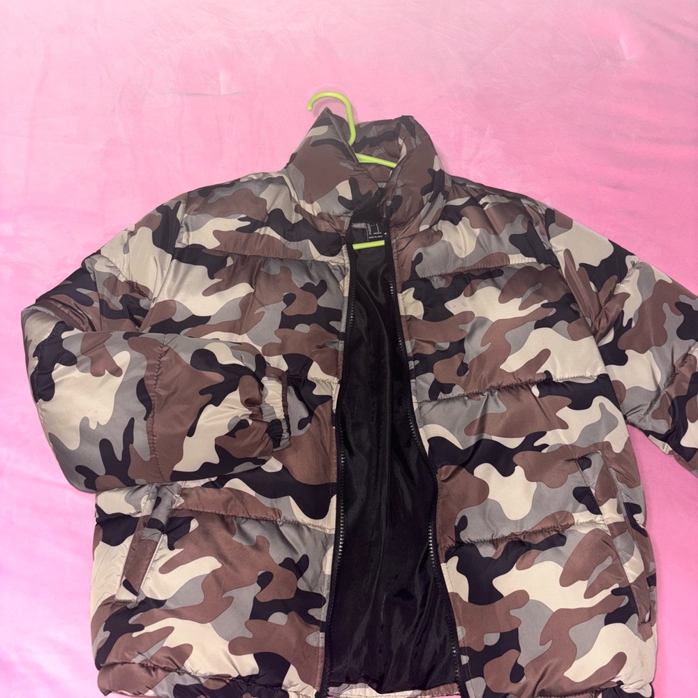 Women’s Camouflage Puffer Jacket